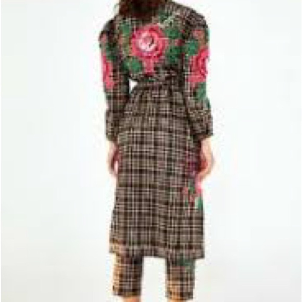 Farm Rio NWT Coq Cross Stitch embroidered kimono in mixed linen. Large.